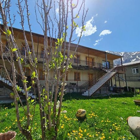 Sunny Mountain House Hotel Stepantsminda Exterior photo